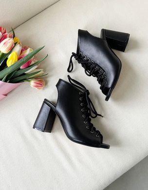 Черные кожаные закрытые босоножки на шнуровке 36 размер