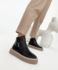 Черные кожаные зимние ботинки на липучке 36 размер