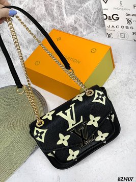 Чорна маленька сумка louis vuitton на цепочці