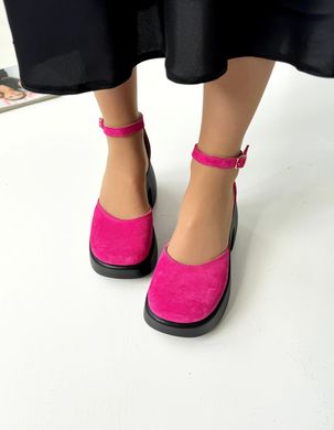 Яскраві рожеві замшеві туфлі на платформі весна-літо 2024