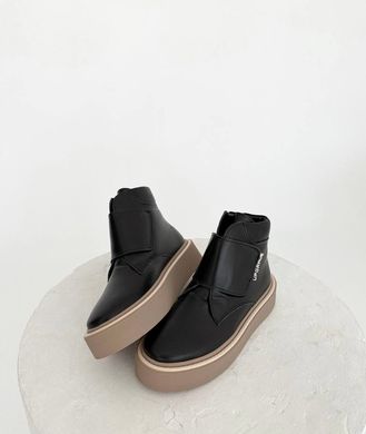 Чорні шкіряні зимові черевики на липучці 36 розмір