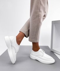 Білі шкіряні туфлі на шнурівках 39 розмір