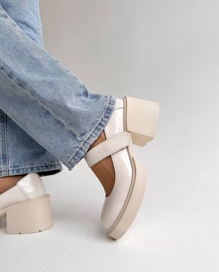 Молочные кожаные туфли на удобном грубом каблуке 36 размер