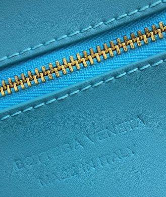 BOTTEGA VENETA  Блакитна шкіряна сумка MINI