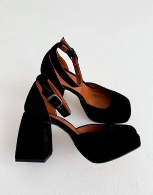 Чорні замшеві туфлі з ремінцем на товстому каблуці