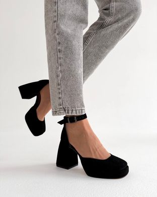 Черные замшевые туфли с ремешком на толстом каблуке