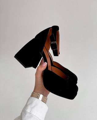 Чорні замшеві туфлі з ремінцем на товстому каблуці
