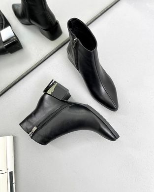 Черные кожаные зимние ботинки на низком каблуке 36 размер