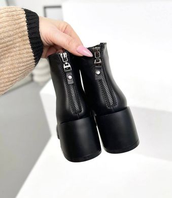 Черные кожаные зимние ботильоны с острым носком 36 размер