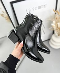Черные лаковые деми ботинки на низком каблуке 36 размер