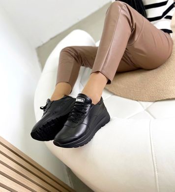 Чорні шкіряні жіночі кросівки