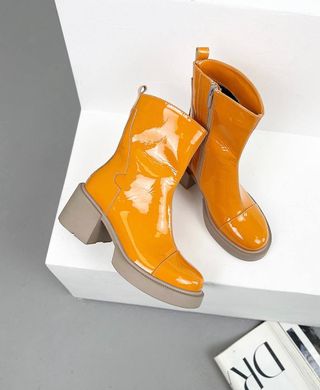 Оранжевый лаковые зимові ботинки на низком каблуке 36 размер