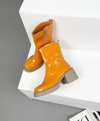 Оранжевый лаковые зимові ботинки на низком каблуке 36 размер