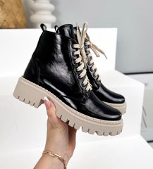 Черные лаковые зимние ботинки на шнуровке 36 размер