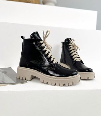 Черные лаковые зимние ботинки на шнуровке 36 размер